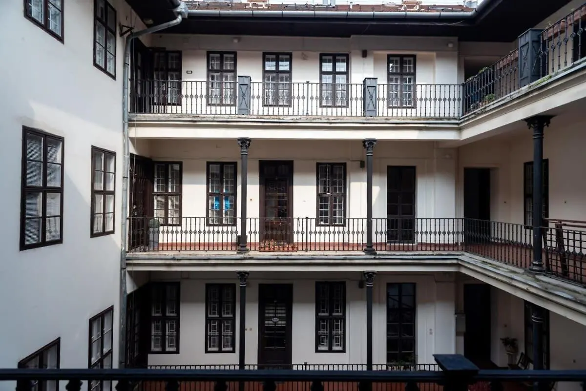 Lovely Downtown Apartment Close To The Basilica Budapest