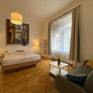  Apartment 3 Bedrooms- Quarter
