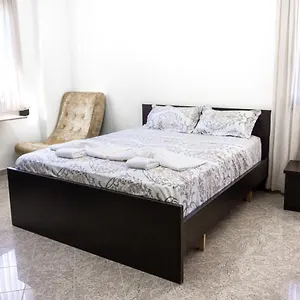 Alloggio in famiglia Center Two Private Bedrooms Near Scanderbeg Square On Shared Albania