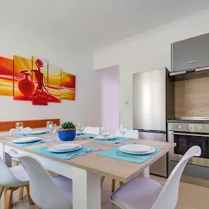  Appartamento St Julian's Unique 3-bedroom Sleeps 9-10 Malta